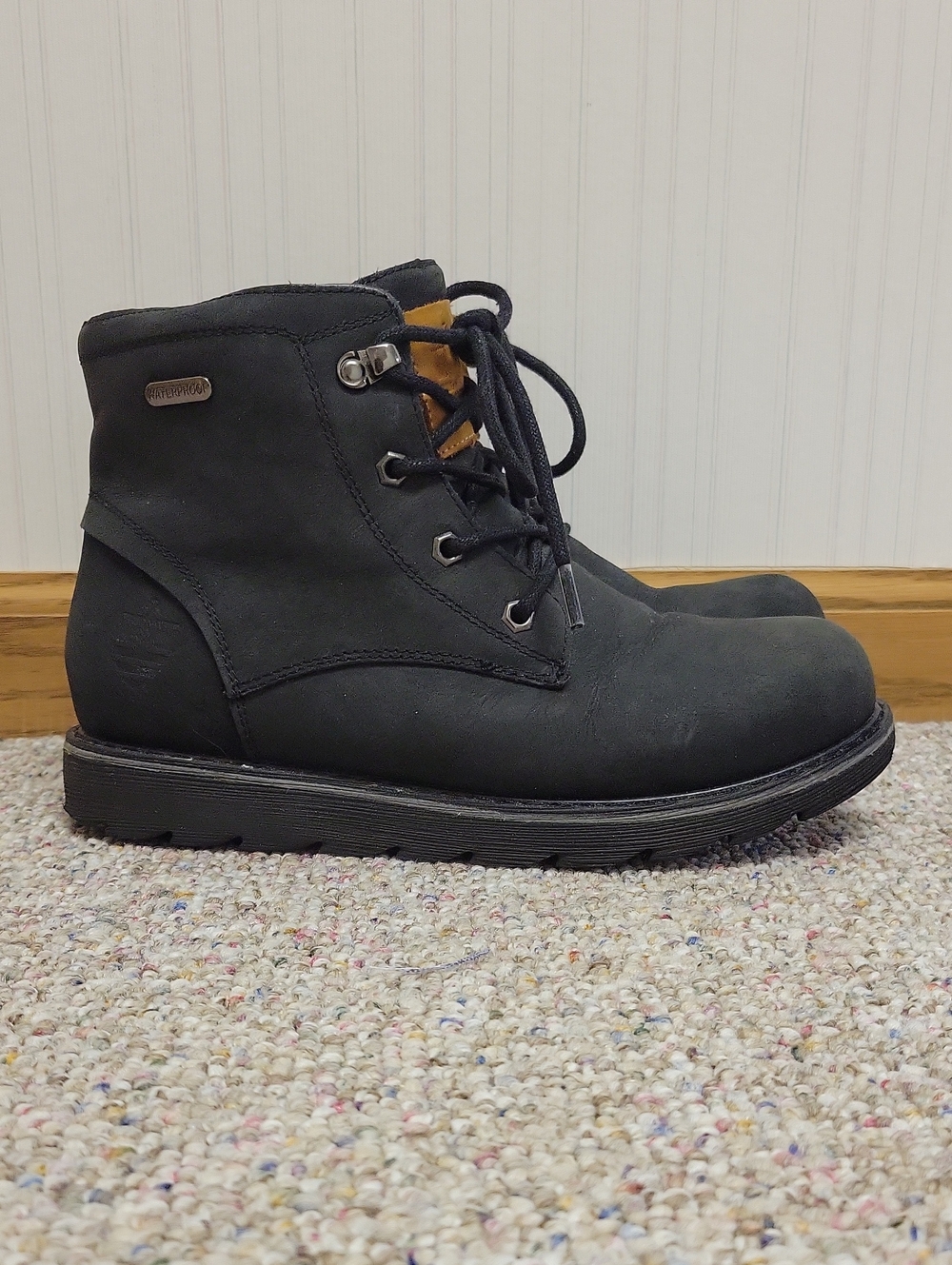 Royal Canadian Women's Black Tecumseh Waterproof Boots Sz 7 Outdoor Fall Winter